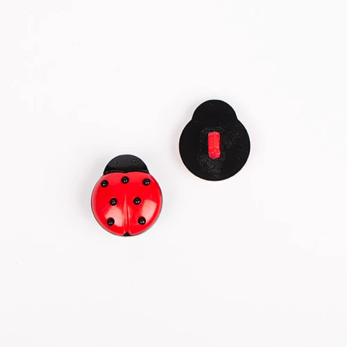 Guzik Drops biedronka plastikowy / 18 mm / 551