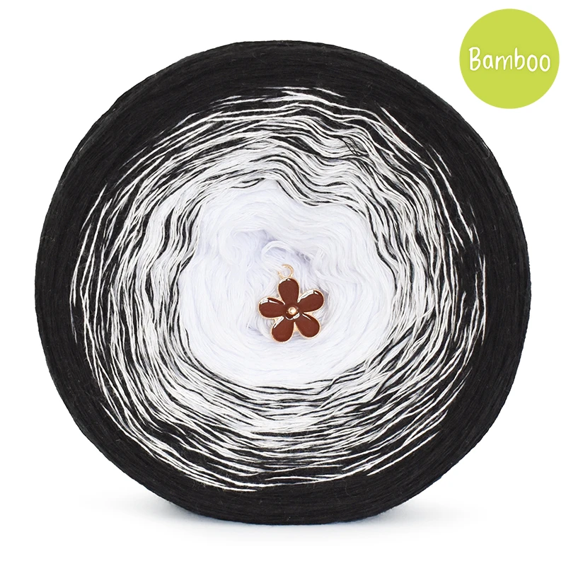 KOKONEK Bamboo BB38 - Czerń/biel, 4 nitki, 1200 m, 240 g - GOTOWY