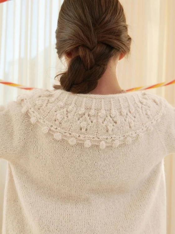 Wzór druty Sandnes Garn Lily Blouse Junior 2401_07 - w języku angielskim