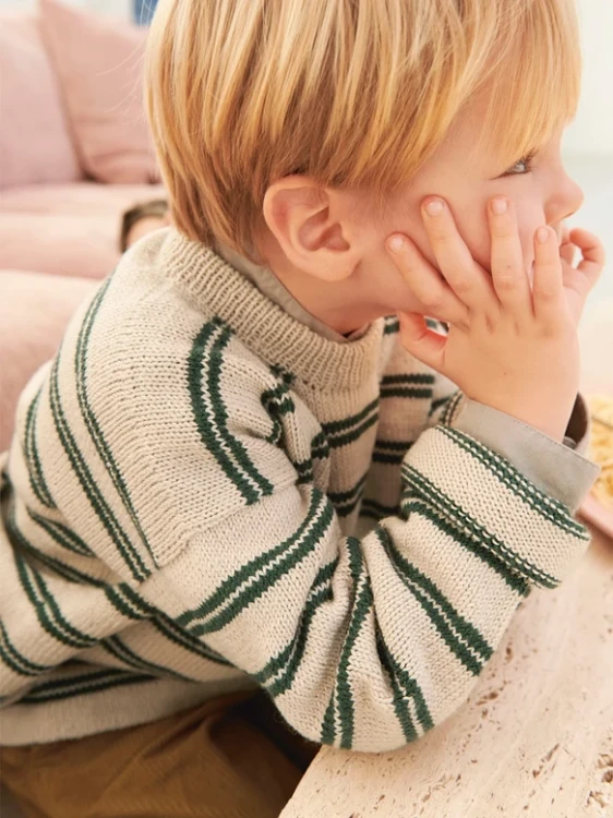 Wzór druty Sandnes Garn Aron Sweater Junior 2401_06 - w języku angielskim