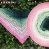 Autorka chusty: Crochetively B. Szydłodzieło: Wzór: Chęchy od Midnight Swan