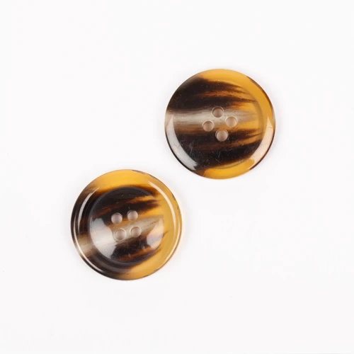Guzik Drops Imitacja rogu (karmel) / 25mm / 711