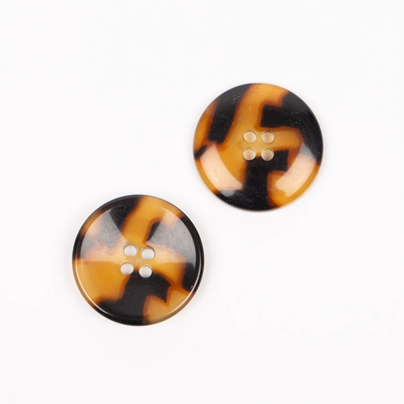Guzik Drops imitacja rogu skorupa żółwia / 25 mm / 716
