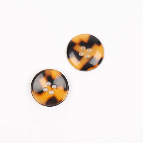 Guzik Drops imitacja rogu skorupa żółwia / 20 mm / 715