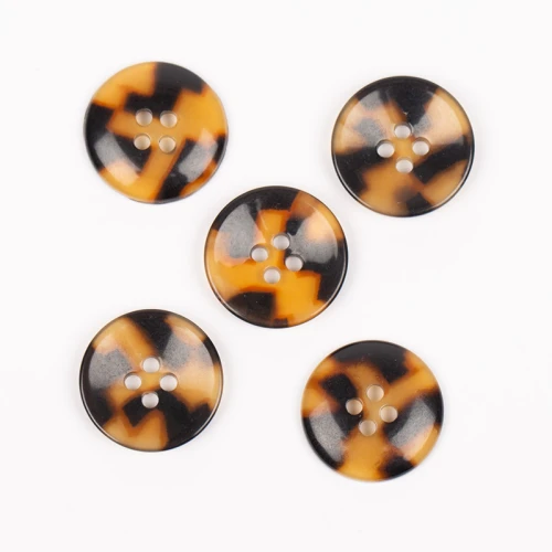 Guzik Drops imitacja rogu skorupa żółwia / 20 mm / 715