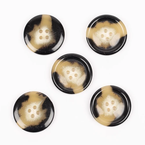 Guzik Drops imitacja rogu mocha / 23 mm / 713