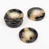 Guzik Drops imitacja rogu mocha / 23 mm / 713