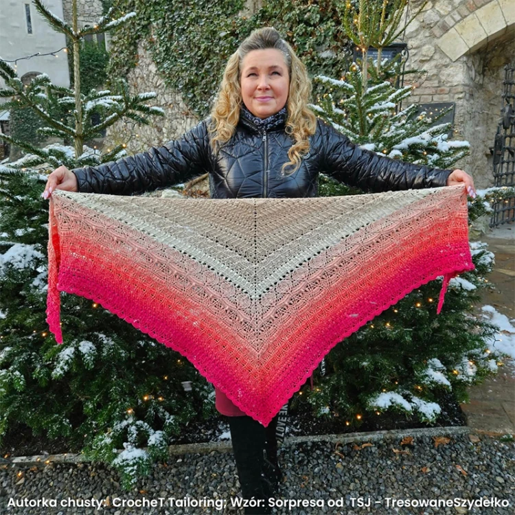 Autorka chusty:  CrocheT Tailoring; Wzór: Sorpresa od  TSJ - TresowaneSzydełko
