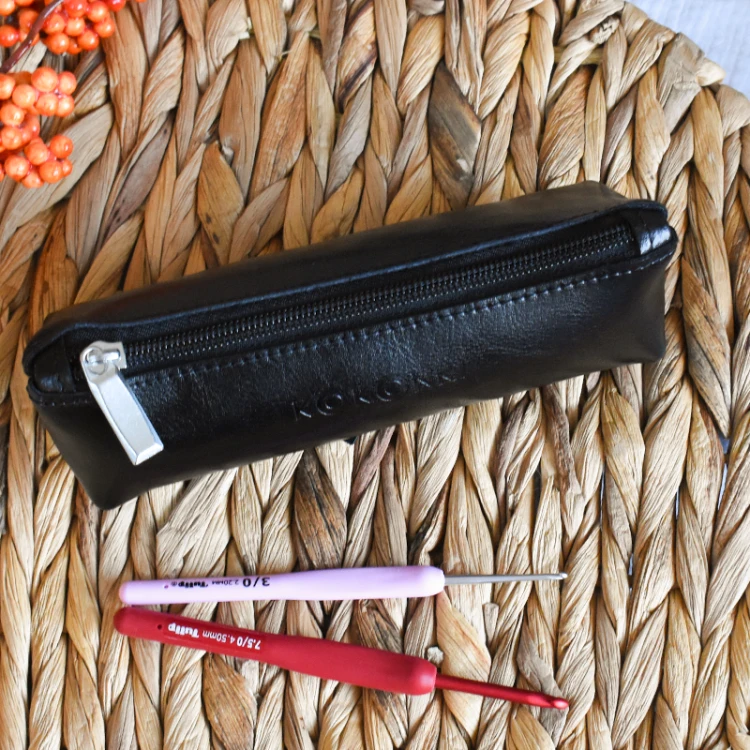 Etui / piórnik / KOKONKI Accessories / skóra / czerń