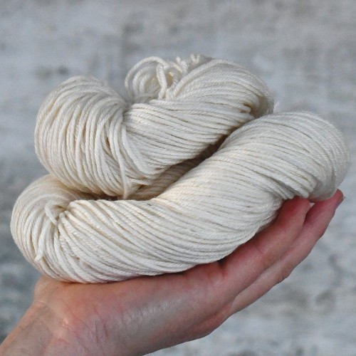 Profesjonalna baza do farbowania  DK 115 / DK  / 4ply