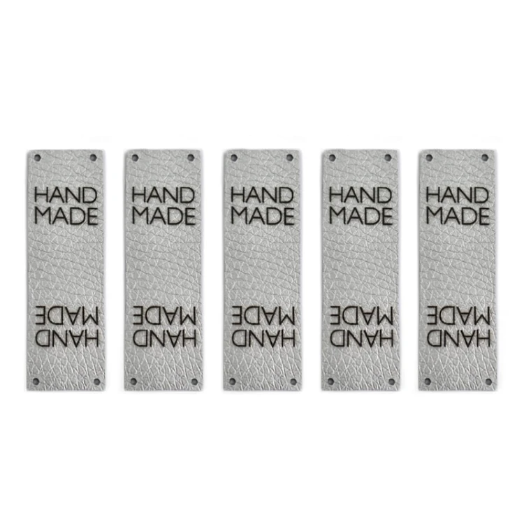 Zestaw metek ekoskóra metalizowana "HAND MADE" / srebrny / 60 x 20 mm / 5 szt.