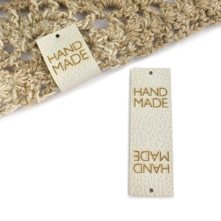 Zestaw metek ekoskóra metalizowana "HAND MADE" / perła / 60 x 20 mm / 5 szt.