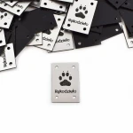 Zestaw metek metalizowanych "Rękodzieło" łapa / srebro / 20 x 30 mm / 5 szt.