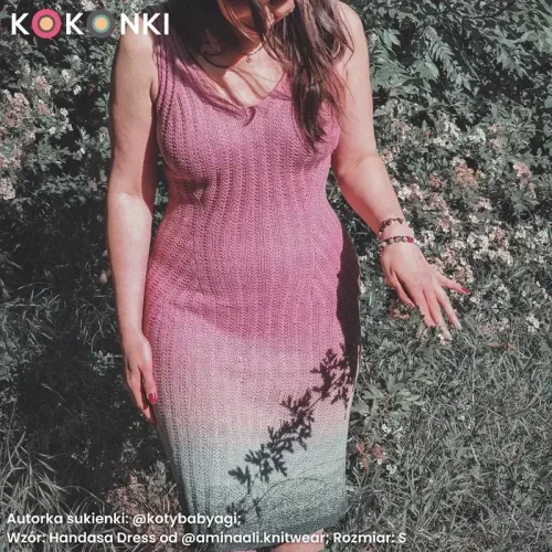 Autorka sukienki: @kotybabyagi; Wzór: Handasa Dress od @aminaali.knitwear; Rozmiar: S