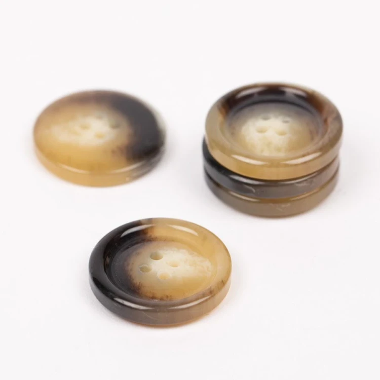 Guzik Drops imitacja rogu skorupa żółwia / 23 mm / 707