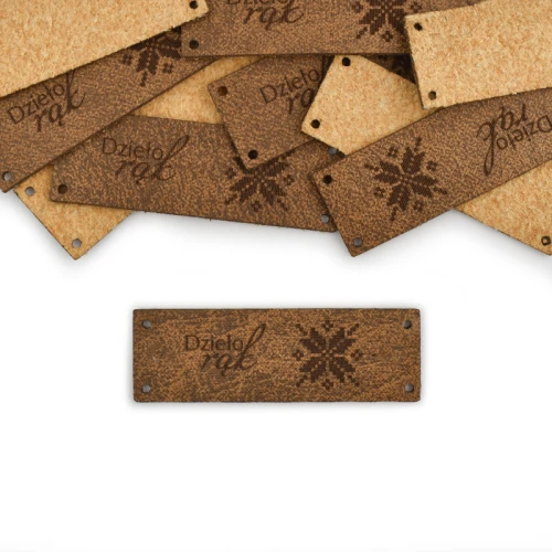 Metka skóra naturalna premium "Dzieło rąk" / haft / brąz / 60 x 20 mm / 1 szt.