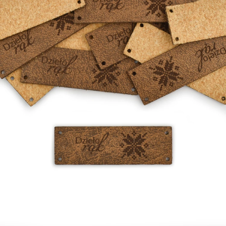 Metka skóra naturalna premium "Dzieło rąk" / haft / brąz / 60 x 20 mm / 1 szt.