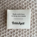 Metka tkana PetiteKnit "Made with love to keep you warm" / naturalny / 5 x 4 cm / 1 szt