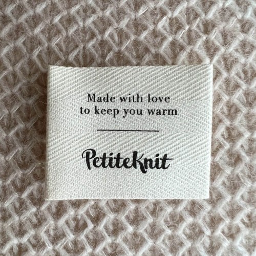 Metka tkana PetiteKnit "Made with love to keep you warm" / naturalny / 5 x 4 cm / 1 szt