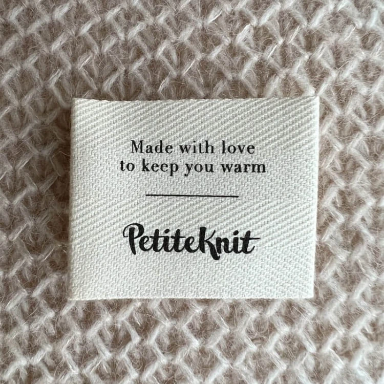 Metka tkana PetiteKnit "Made with love to keep you warm" / naturalny / 5 x 4 cm / 1 szt