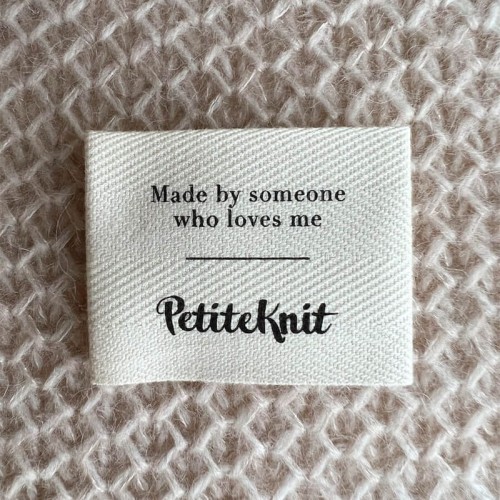 Metka tkana PetiteKnit "Made by someone who loves me" / naturalny /  5 x 4 cm / 1 szt