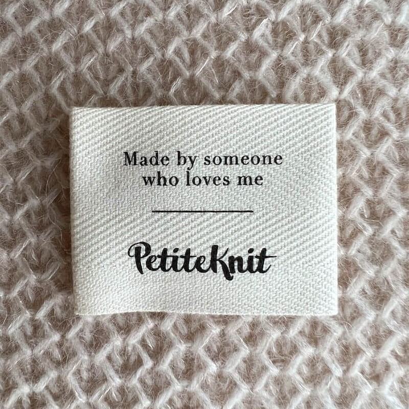 Metka tkana PetiteKnit "Made by someone who loves me" / naturalny /  5 x 4 cm / 1 szt
