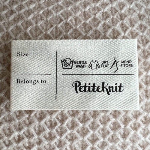 Metka tkana PetiteKnit "Care label" - instrukcja prania / naturalny /  7,5 x 4 cm / 1 szt
