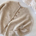 Wzór PetiteKnit / Anker's Cardigan - My Size - w języku angielskim