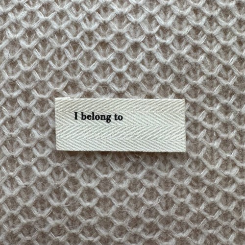Metka tkana PetiteKnit "I belong to" - naturalny /  2 x 5 cm / 1 szt