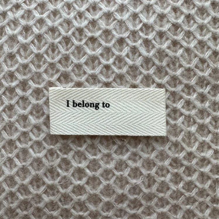 Metka tkana PetiteKnit "I belong to" - naturalny /  2 x 5 cm / 1 szt