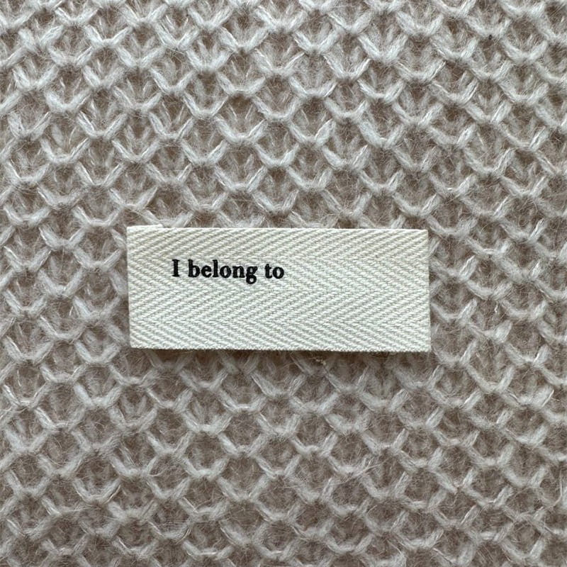 Metka tkana PetiteKnit "I belong to" - naturalny /  2 x 5 cm / 1 szt