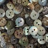 Guzik PetiteKnit okrągły / masa perłowa / 11,4 mm / 6 szt