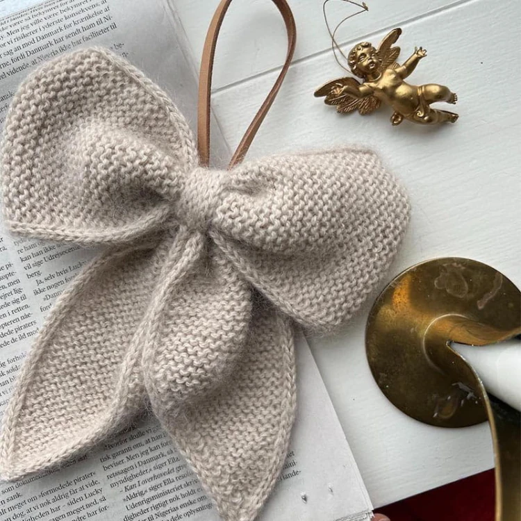 Wzór PetiteKnit / December Bow - w języku angielskim