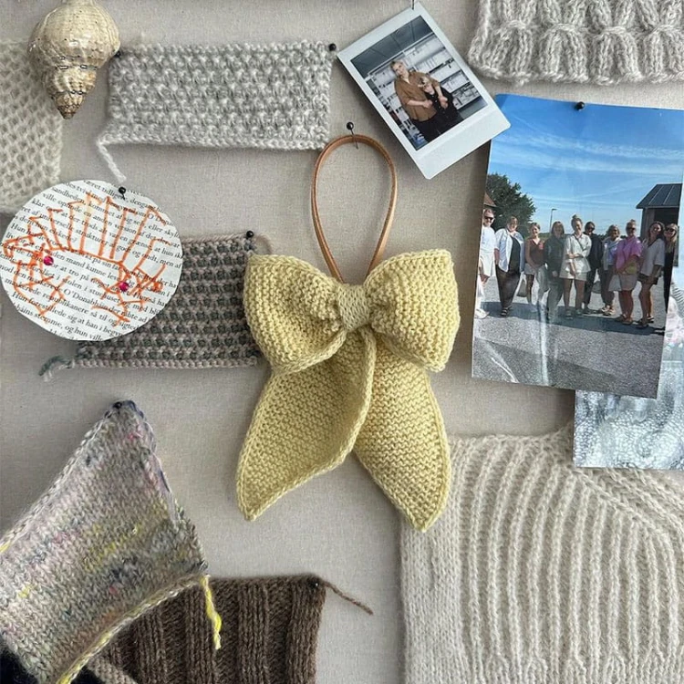 Wzór PetiteKnit / December Bow - w języku angielskim