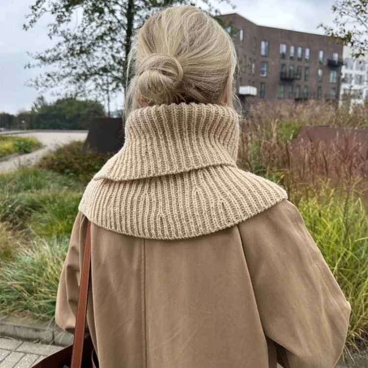 Wzór PetiteKnit / November Neck - w języku angielskim