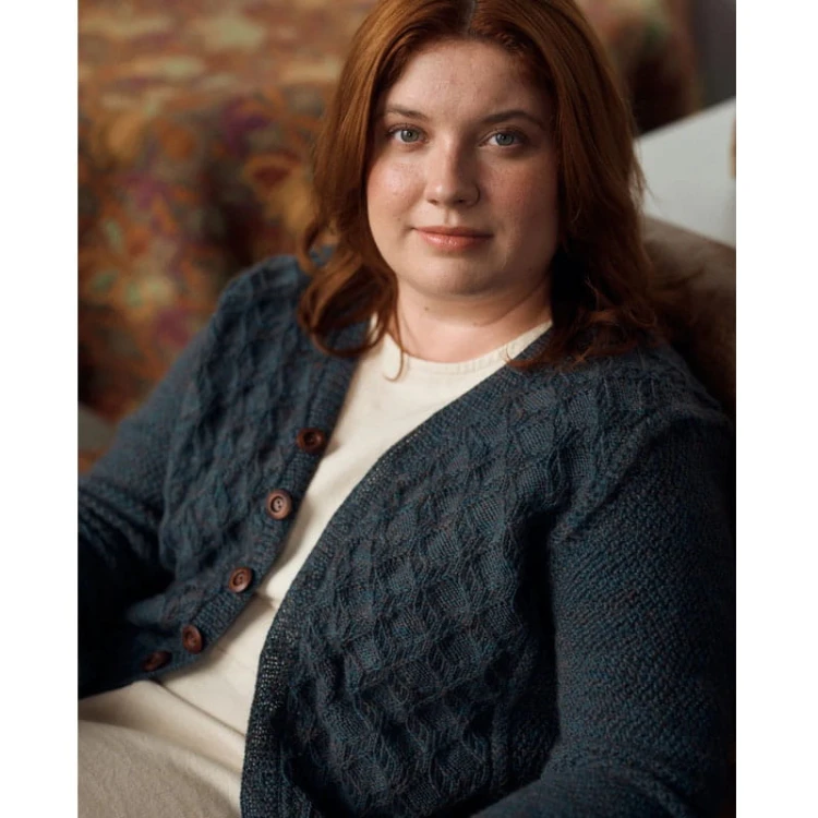 Książka Kindred Knits / Laine Publishing - w języku angielskim