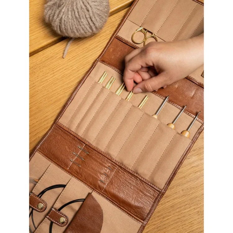 Etui / organizer / RE:DESIGNED / Project 14 / skóra / walnut / gold