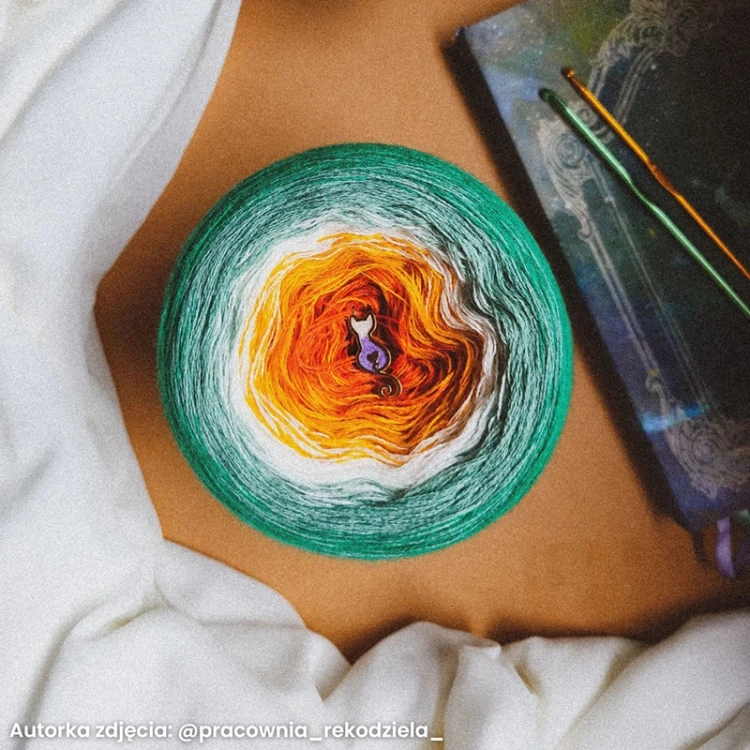 KOKONEK Merino 872 by Golba 03 - Rudy/kurkuma/krem/ciemna mięta/absynt