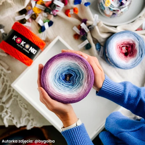 KOKONEK Merino 871 by Golba 02 - Cyklamen/wrzos/jasny róż/biel/jasny błękit/błękit/niebieski