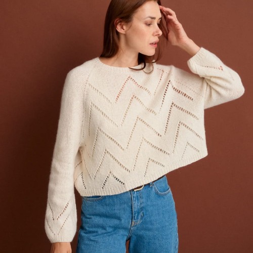 Książka 52 Weeks of Sweaters / Laine Publishing - w języku angielskim