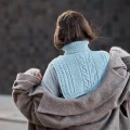 Książka Foundations: 20 Knitted Accessories / Laine Publishing - w języku angielskim