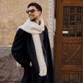 Książka Foundations: 20 Knitted Accessories / Laine Publishing - w języku angielskim