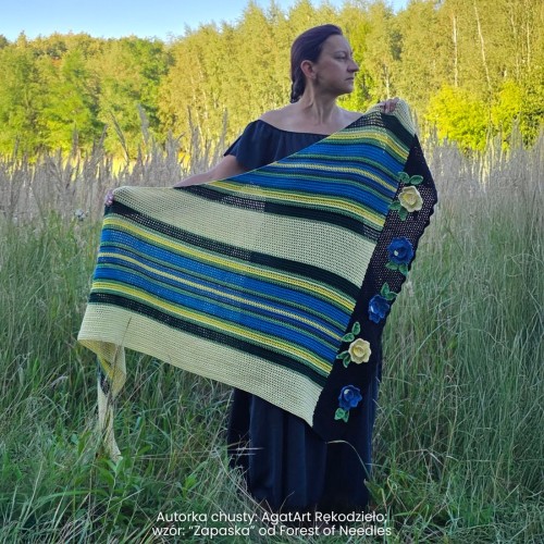 Autorka chusty: AgatArt Rękodzieło; wzór: “Zapaska” od Forest of Needles