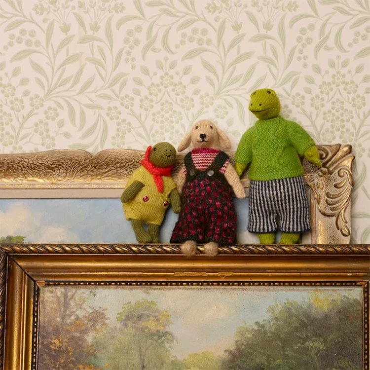 Książka Chez Myrtil: More Seamless Friends To Knit And Love / Laine Publishing - w języku angielskim