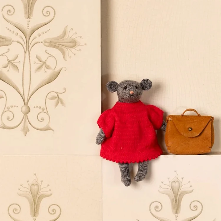 Książka Chez Myrtil: More Seamless Friends To Knit And Love / Laine Publishing - w języku angielskim