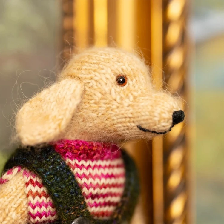 Książka Chez Myrtil: More Seamless Friends To Knit And Love / Laine Publishing - w języku angielskim