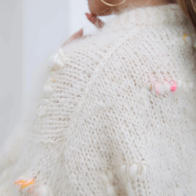 Książka Nordic Chic: Knitting a Modern Wardrobe / Laine Publishing - w języku angielskim