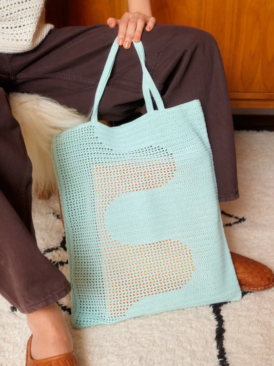 Magazyn Laine Let's Crochet! 2 - w języku angielskim