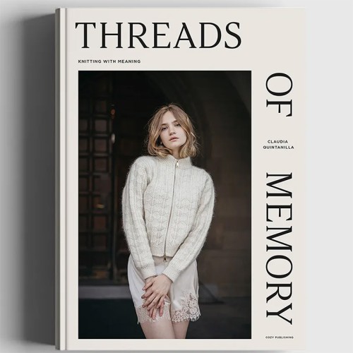 Książka Threads of Memory: Knitting with Meaning / Cozy Publishing - w języku angielskim
