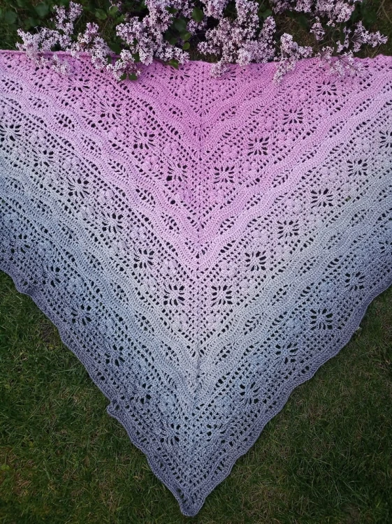 Autorka: Karo Crochet  / Wzór: Daisy Chain by Kirsten Bishop/ 4 nitki, 1400 m